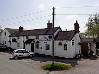 Greyhound Inn outside