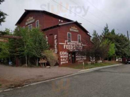 Silver West Feedstore outside