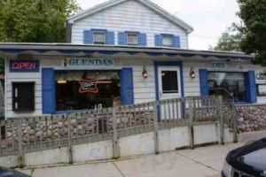 Glenda's Cafe outside