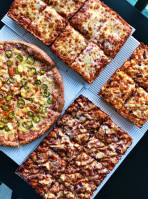 Jet's Pizza food