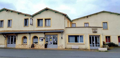 Hotel Restaurant des Trois Pigeons food