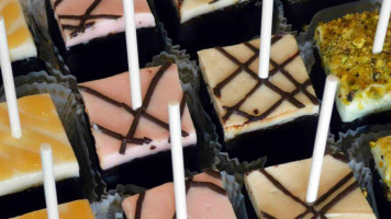 Buttercream Cakes And Desserts Of Eau Claire food