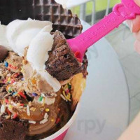 Menchie's Frozen Yogurt food