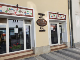 Manna Eisbar Konditorei outside