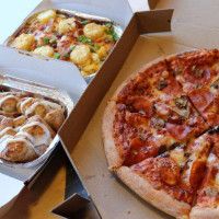 Toppers Pizza food