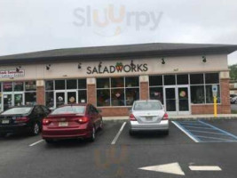 Saladworks outside