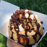 Cinnaholic food