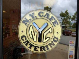 New York Cafe outside