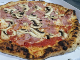 Milano Pizza food