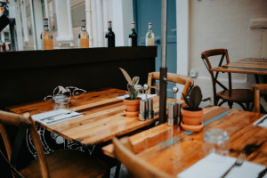 Le Comptoir De La Font Des Pères food