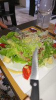 Resto Pizz Bourran food