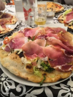 Pizzeria La Collina food