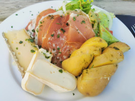 Refuge Du Pré Vérel food