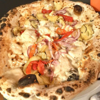 Shop 225 Pizzeria food