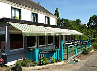 Le Vieux Moulin outside