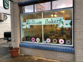 Trillium Bakery outside