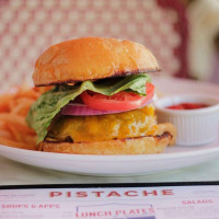 Pistache French Bistro food