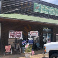 The Moosehead Cafe outside