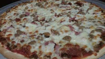 Circle Pizza Of Greentown food