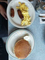 Skyline Diner food