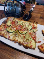 Oggi's Sports Brewhouse Pizza food