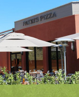 Patxi's Pizza outside