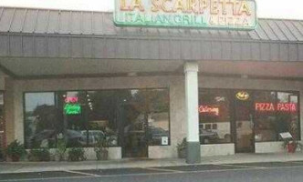 La Scarpetta Italian Pizza outside