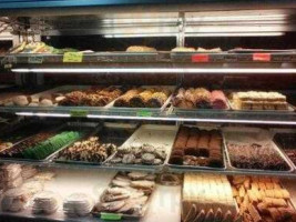 Nanno's Bakery food