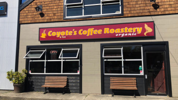 Coyotes Coffee & Tea outside