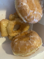 Lee's Donuts food