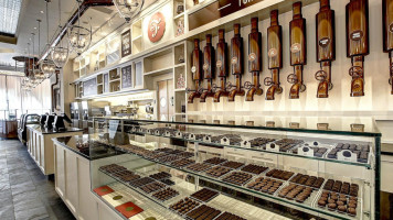 Chocolats Favoris inside