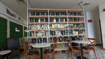 Mani's Cafe Qurum inside