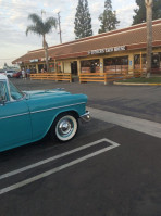 Kenny's Donuts outside