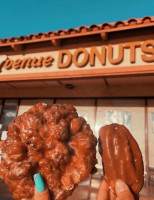 Avenue Donuts food