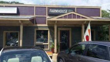 The Farmhouse Deli Pantry outside