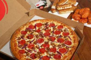 Roscoe's Pizza food