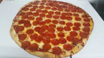 Tomato's Pizza food