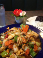 Montira's Thai Cuisine food