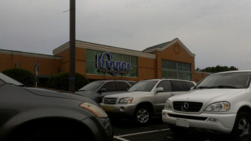 Kroger Bakery outside