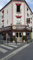 Les Hirondelles food