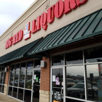 Big Red Liquors outside