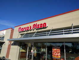 Marcos Pizza outside