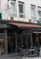 Bruno's Café inside