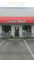 Donte's Pizzeria inside