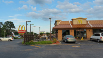 Mcdonald's outside