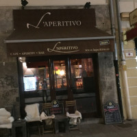 L`Aperitivo outside