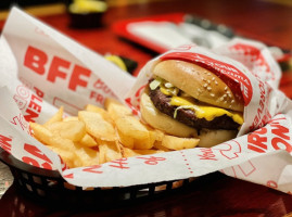 Red Robin Gourmet Burgers And Brews food