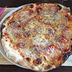 Pizzeria L' Italiano food