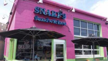 Snarf's Sandwiches outside