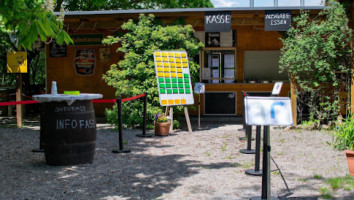 Biergarten An Der Mainschleife outside